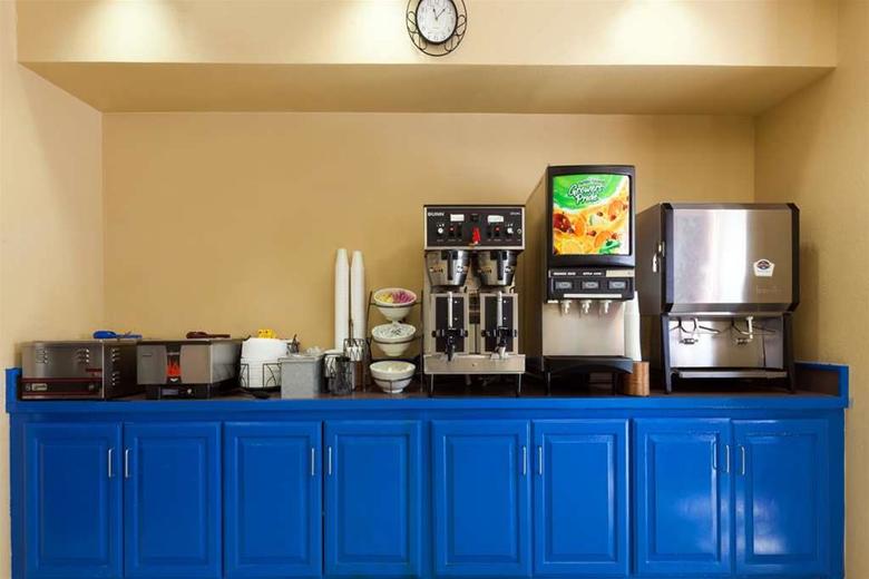 Hotel Baymont Inn And Suites