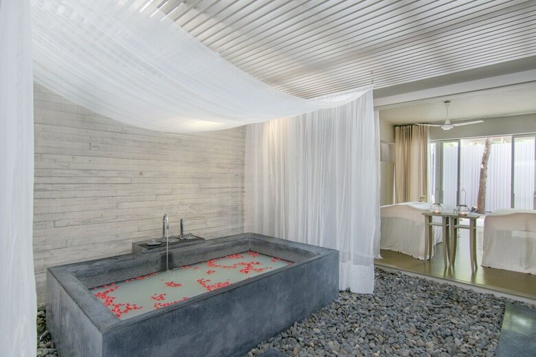 Hotel Sala Phuket Resort & Spa