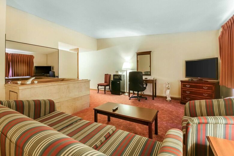 Hotel Quality Inn & Suites