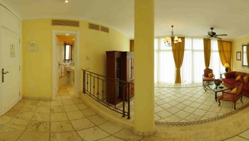 Aparthotel Flamingo Suites