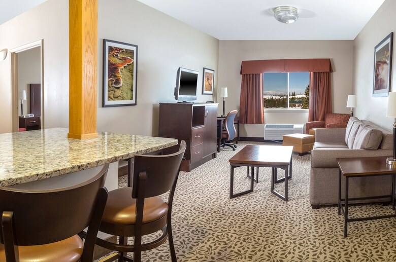 Hotel Gray Wolf Inn And Suites