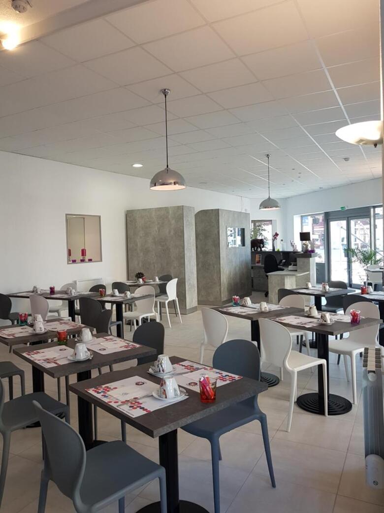 Brit Hotel Confort Nevers Centre Gare