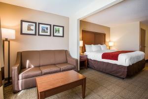 Hotel Comfort Suites West