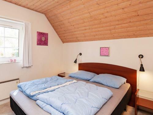 Six-bedroom Holiday Home In V�ggerl�se 1