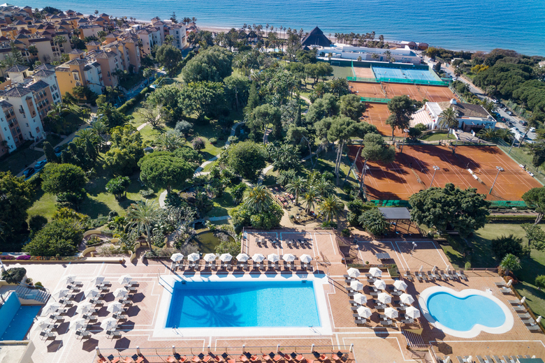 Hotel The Oasis By Don Carlos Resort