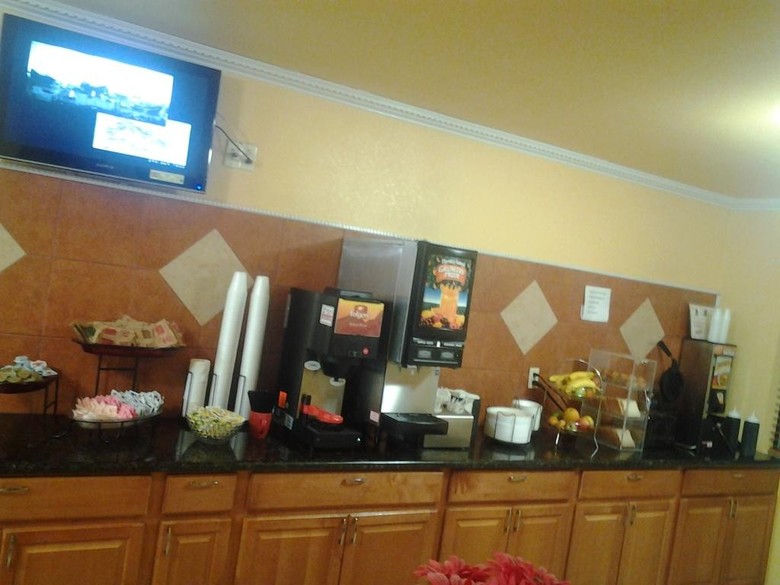 Hotel Econo Lodge Inn & Suites Coliseum