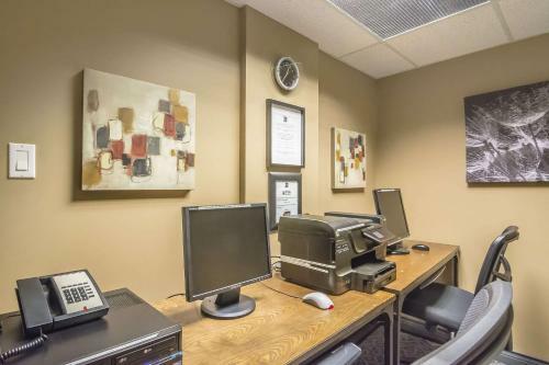 Hotel Quality Inn West Harvest