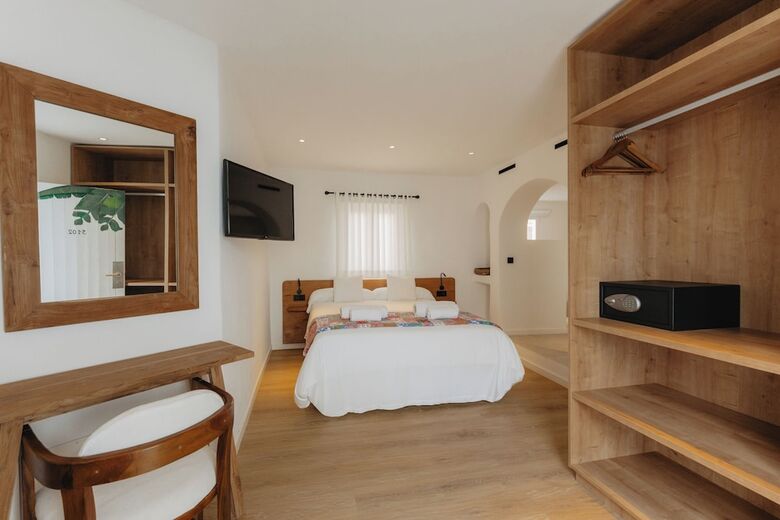 Hotel Fergus Style Punta Arabi