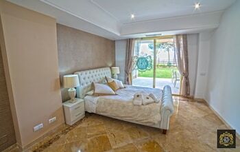Banus Beach Apartments