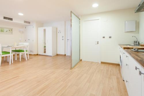 Apartments Ol� - Albareda 24