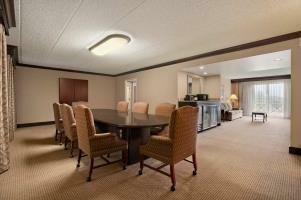 Hotel Embassy Suites Philadelphia - Airport