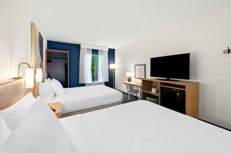 Barrington Hotel & Suites