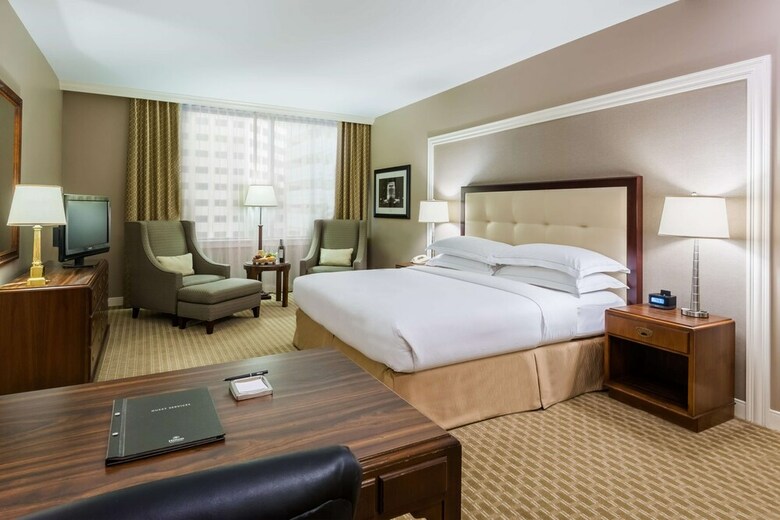 Hilton Indianapolis Hotel & Suites