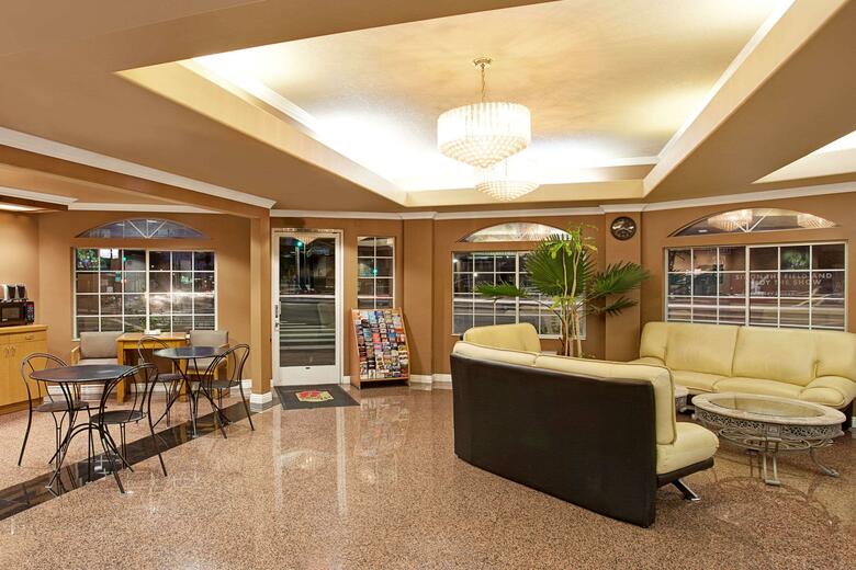 Hotel Super 8 Downtown Los Angeles