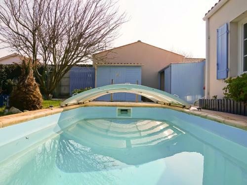 Holiday Home Les Bardi�res