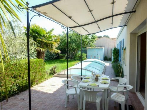 Holiday Home Les Bardi�res