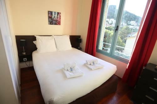 Apartamento O'sullivans Bar And Hotel