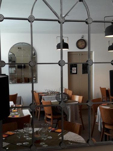 Hotel H�tel-restaurant "chez Carri�re"