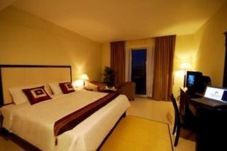 Almond Hotel - Phnom Penh