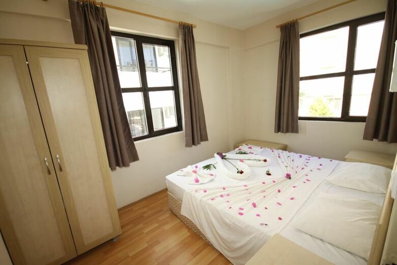 Tuntas Apartment Altinkum