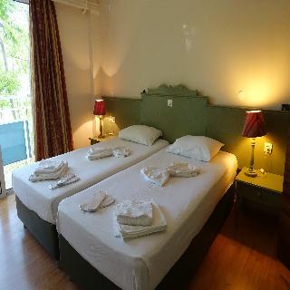 Bristol Hotel & Apartments