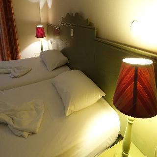 Bristol Hotel & Apartments