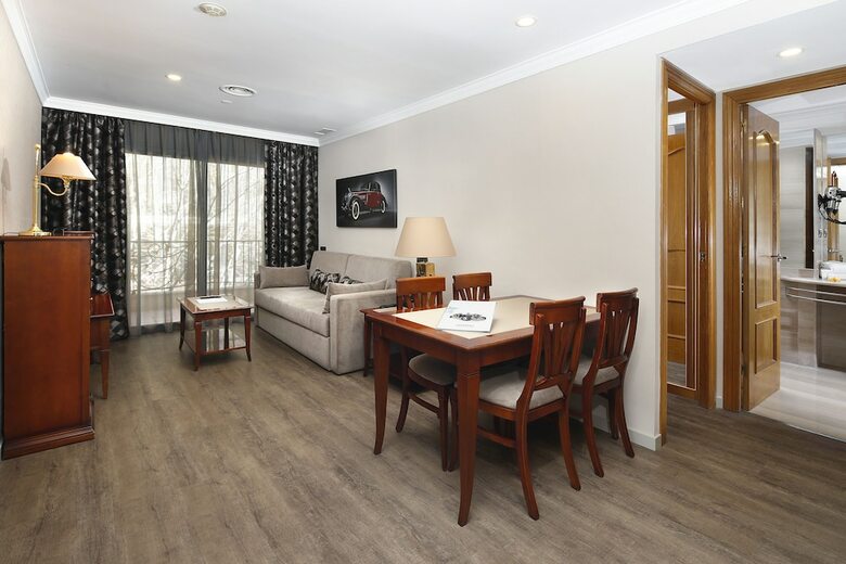 Hotel Apartament-restaurant Hispanos 7 Suiza