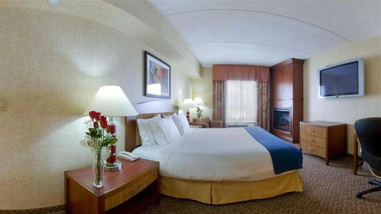 Holiday Inn Express Hotel & Suites Brampton