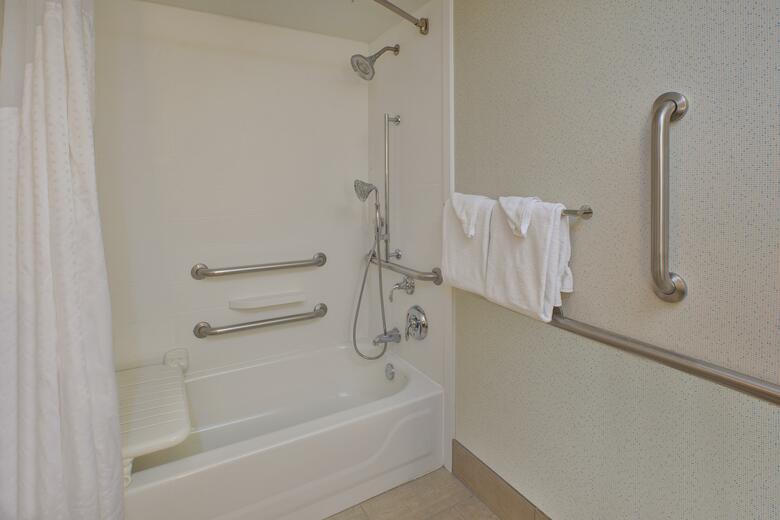 Holiday Inn Express Hotel & Su