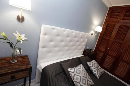 White Apartment Boutique
