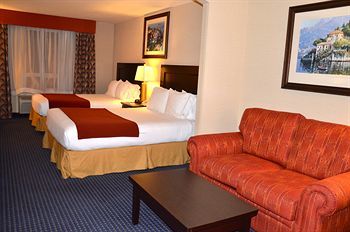 Holiday Inn Express Hotel & Suites Hinton