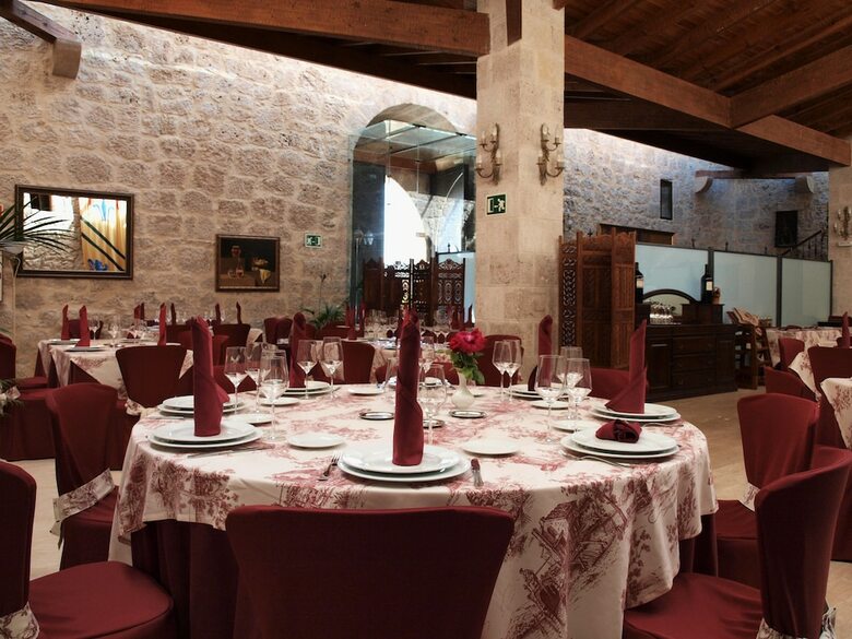 Hotel Se�orio De Olmillos
