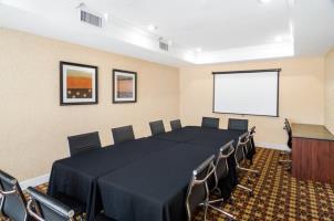Hotel Comfort Suites Las Colinas Center