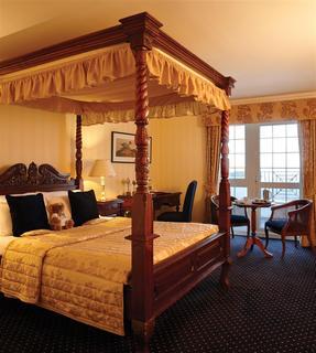New House Country Hotel