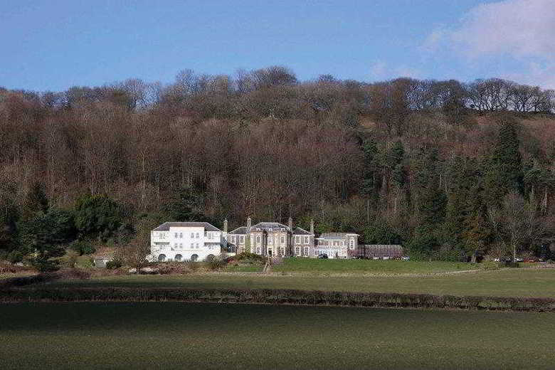 New House Country Hotel