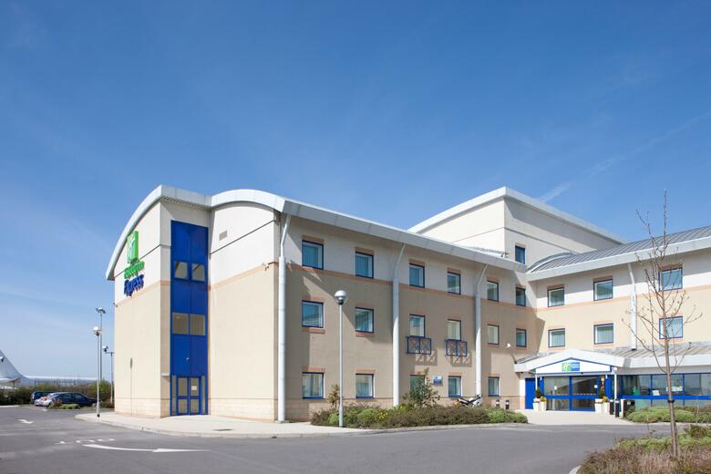 Hotel Holiday Inn Express Cardiff Airport