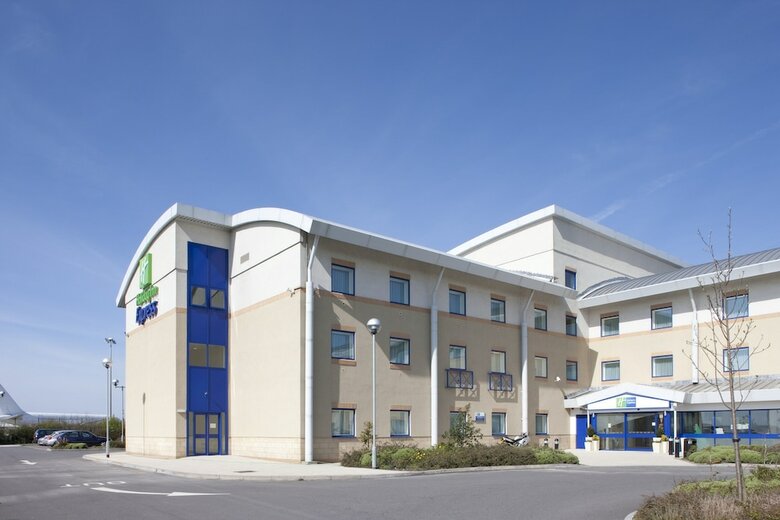 Hotel Holiday Inn Express Cardiff Airport