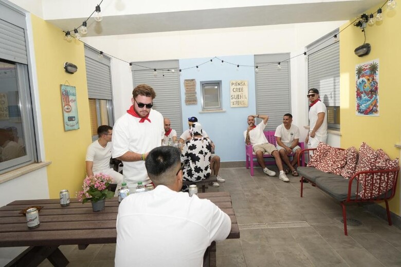 Hostal New Art Beach Hostel- Albergue Juvenil