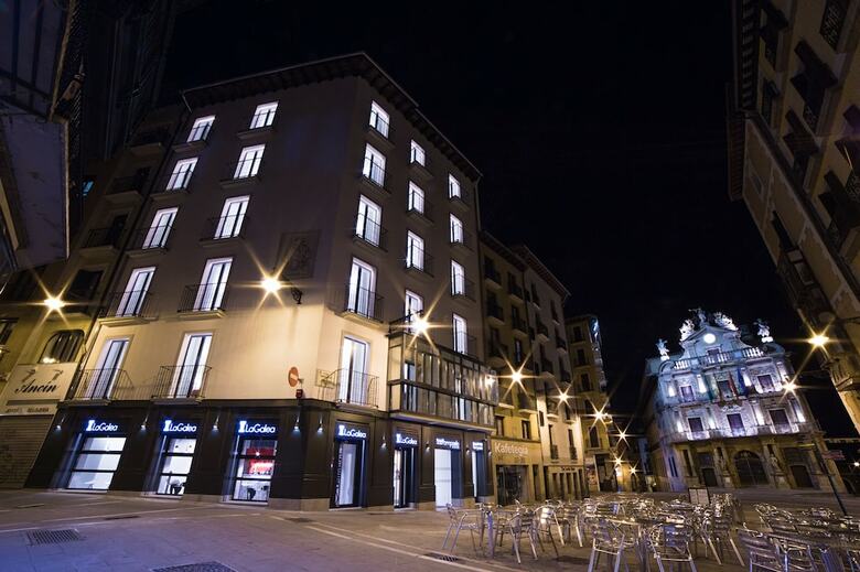 Hotel Pompaelo Plaza Del Ayuntamiento & Spa