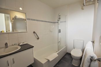 Hotel Mayfair Plaza Motel