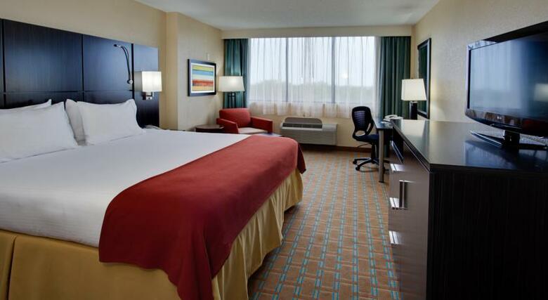Holiday Inn Express Hotel And Suites