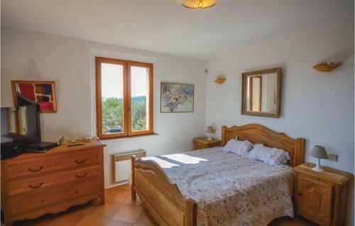 Three-bedroom Holiday Home In Speracedes