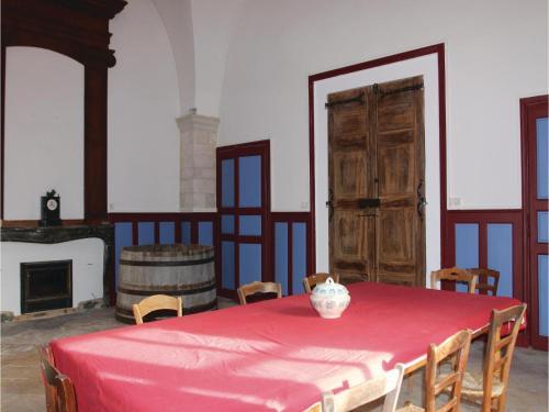 Four-bedroom Holiday Home In Viviers
