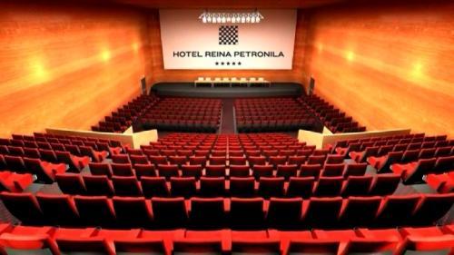Hotel Reina Petronila