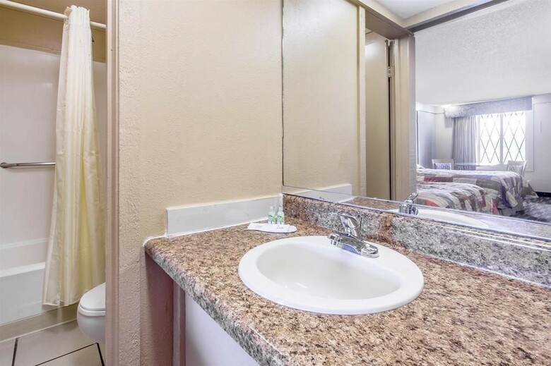 Hotel Super 8 By Wyndham Kissimmee/orlando