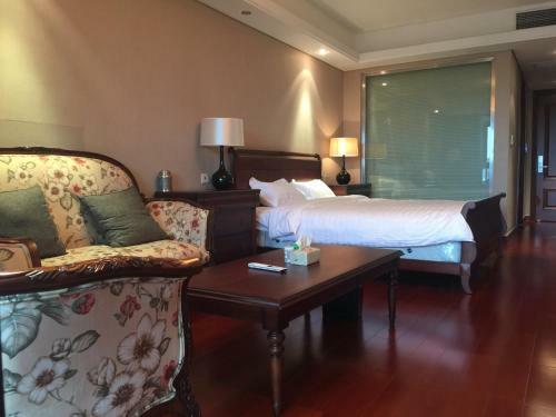 Taihu Lake King Apartment