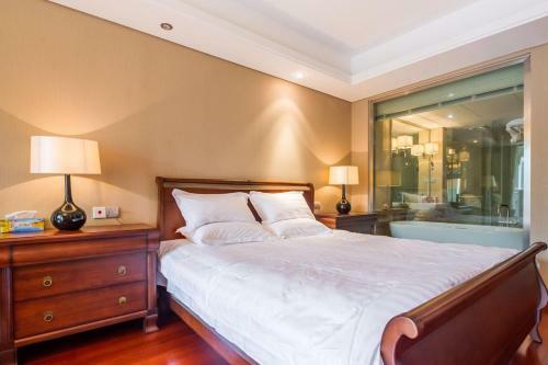 Taihu Lake King Apartment