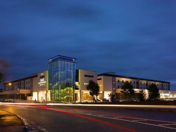 Carlton Shearwater Hotel