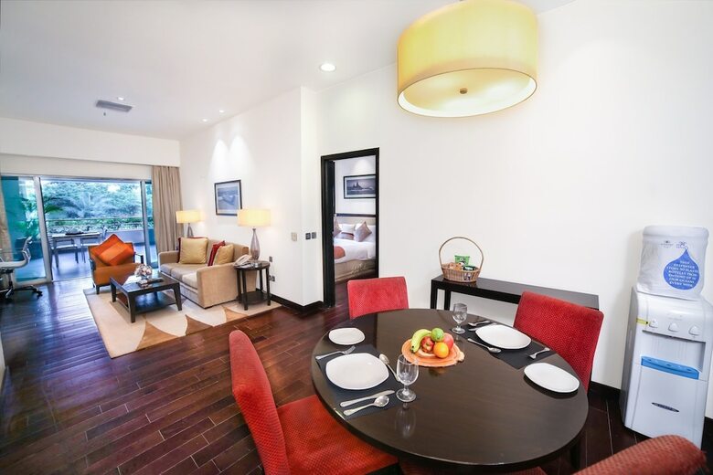 Hotel Somerset Greenways