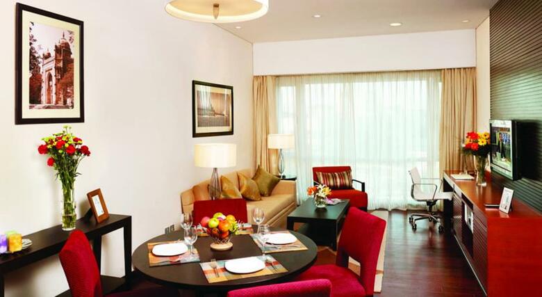 Hotel Somerset Greenways
